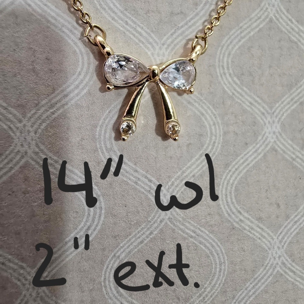 Cute Gold toned Bow with CZ 14" Necklace with Gold Toned Chain, Dainty, NWOT